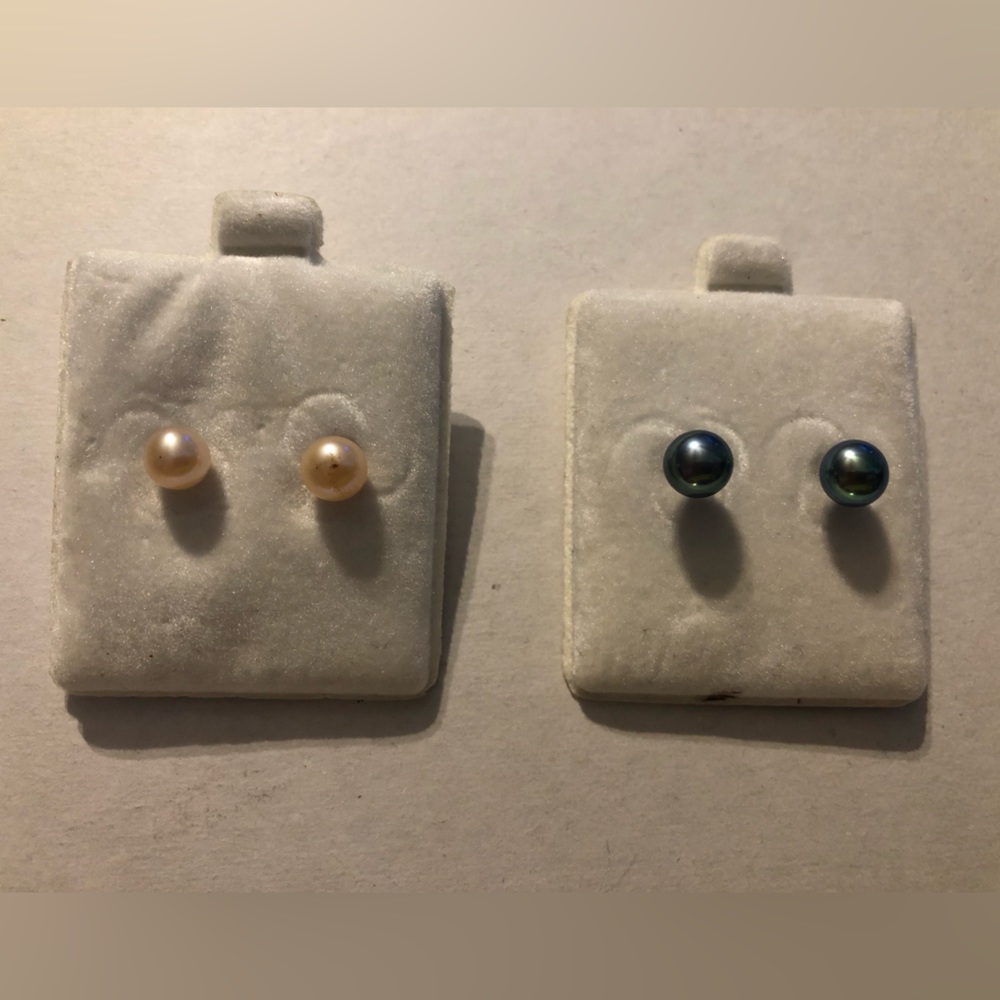 Two pairs of Freshwater pearl earrings pink and black